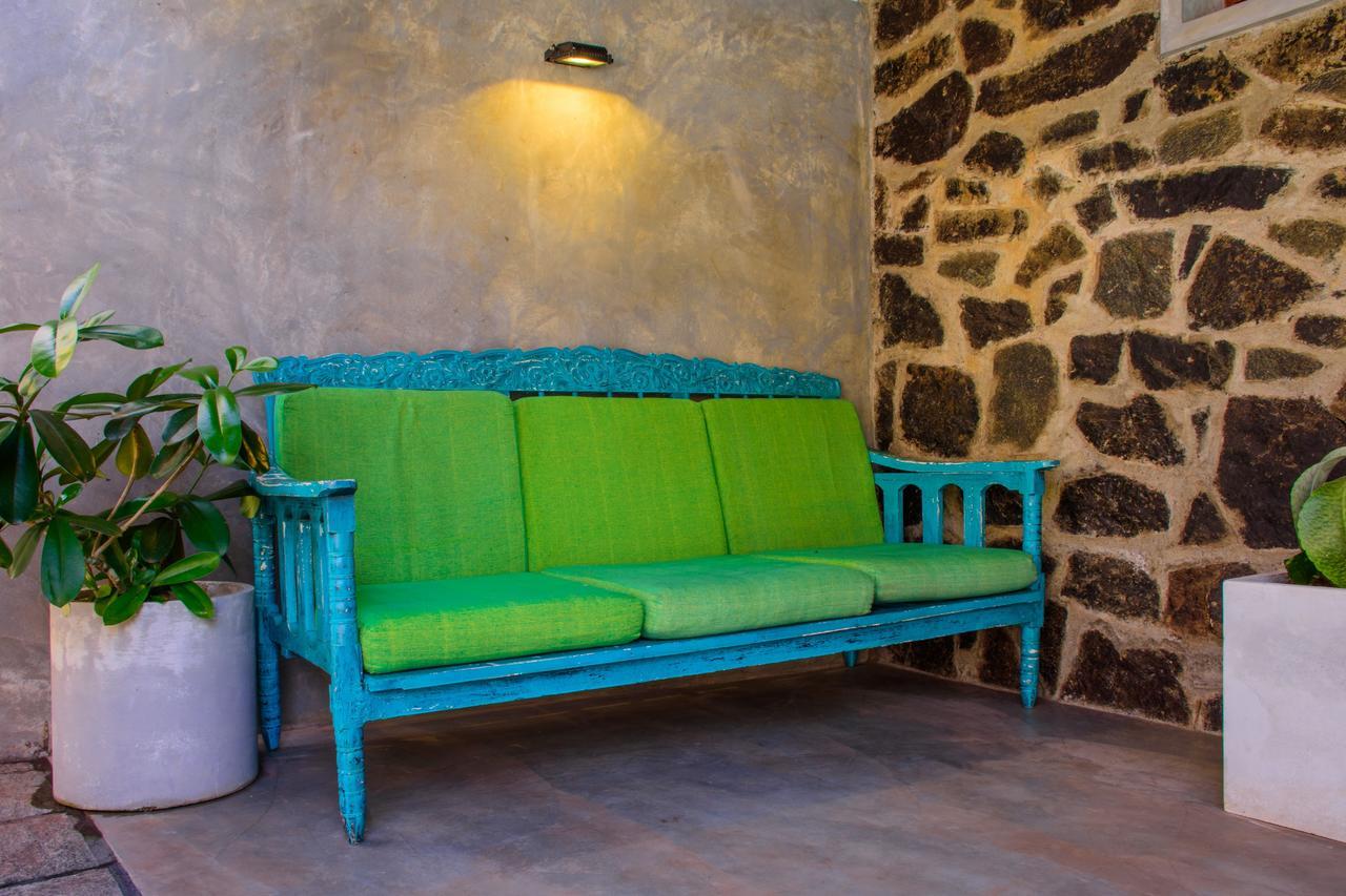 Rock Elephant Villa Хиккадува Экстерьер фото