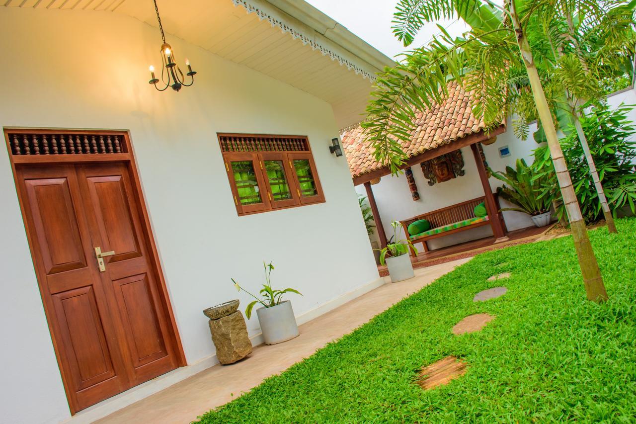 Rock Elephant Villa Хиккадува Экстерьер фото