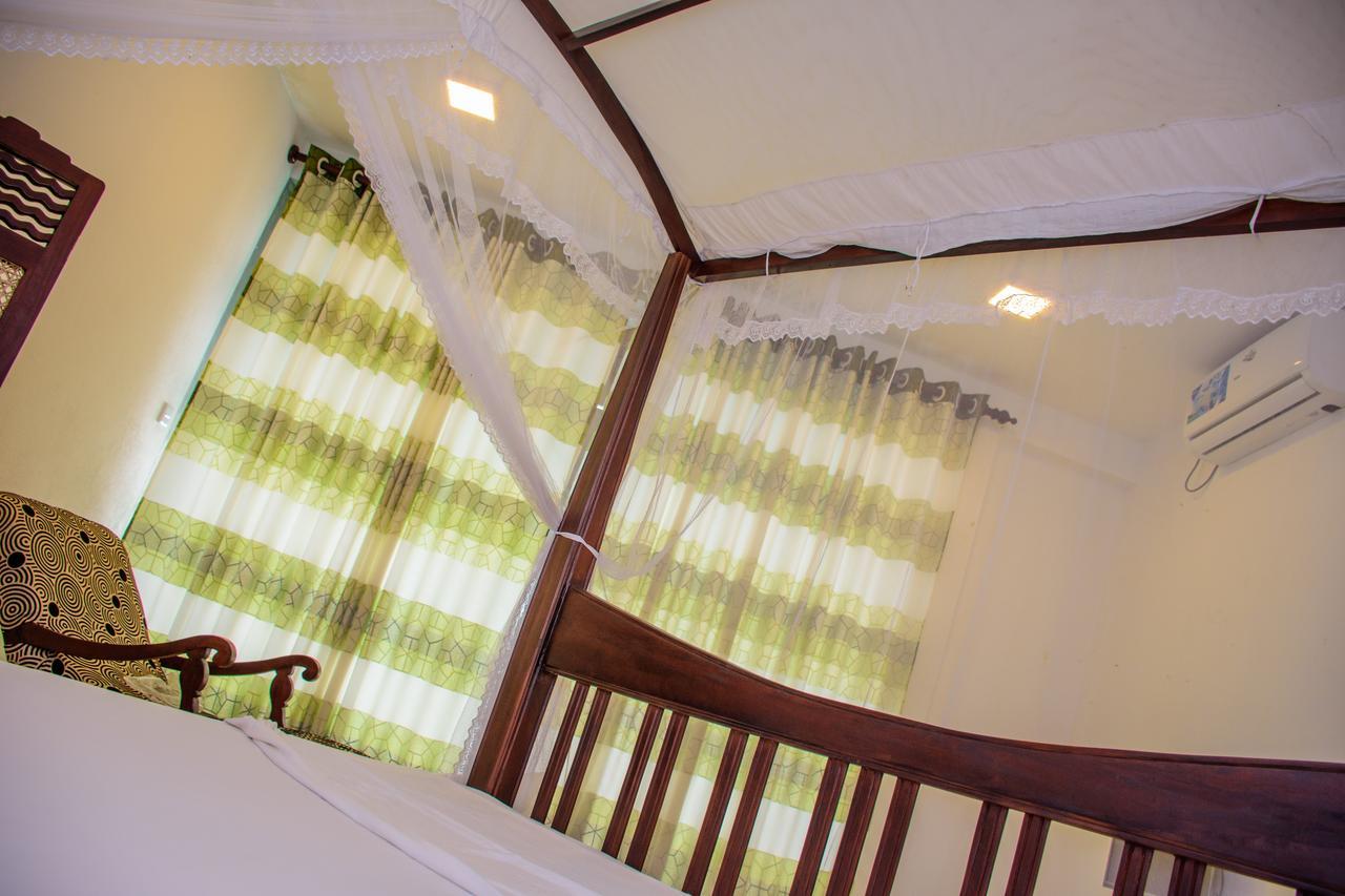Rock Elephant Villa Хиккадува Экстерьер фото
