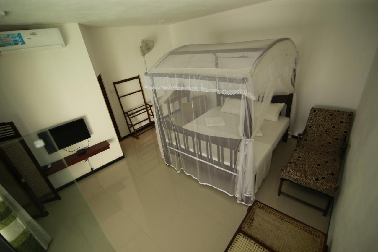 Rock Elephant Villa Хиккадува Экстерьер фото